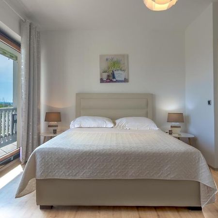 Apartments Emanuela Sukošan Екстериор снимка