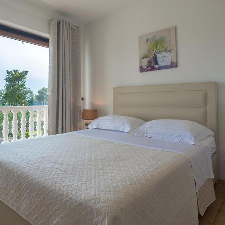Apartments Emanuela Sukošan Екстериор снимка