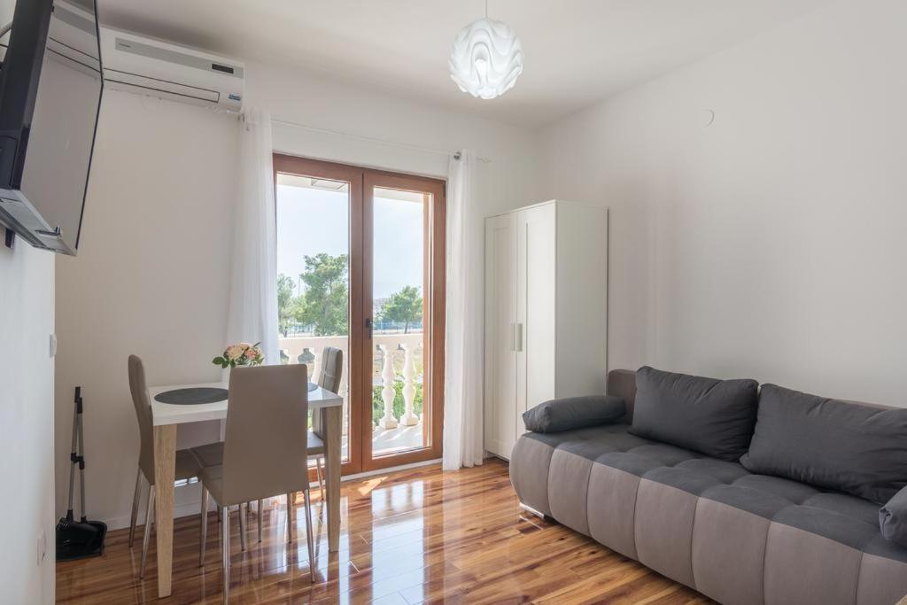 Apartments Emanuela Sukošan Екстериор снимка